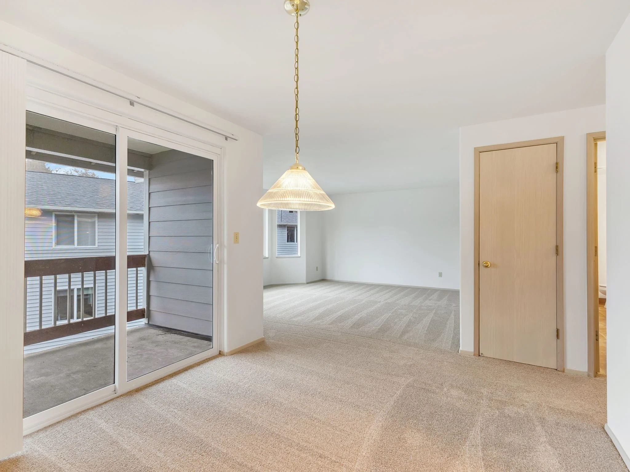 7-web-or-mls-355 S Wahanna Rd-07.jpg