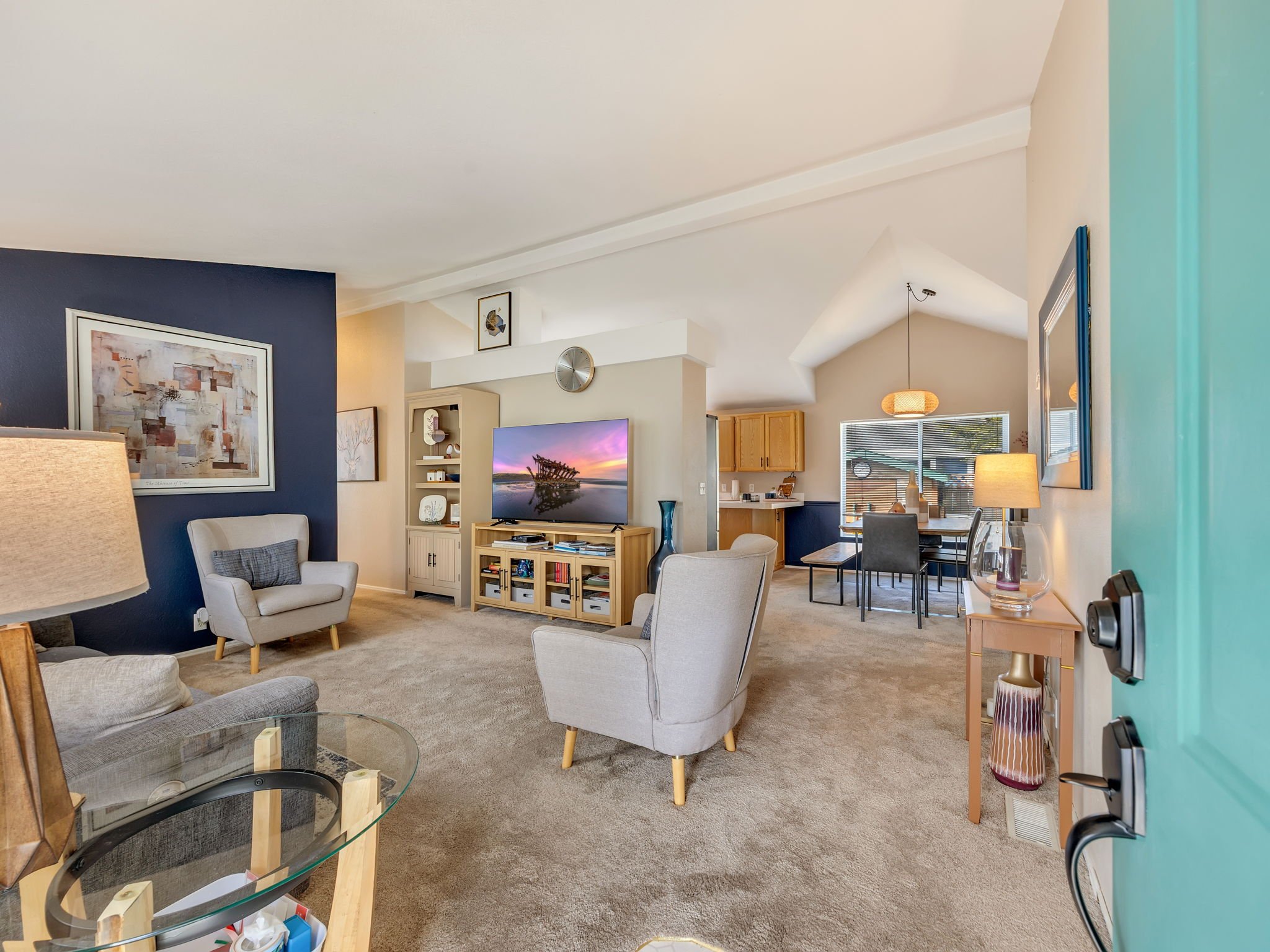 13-web-or-mls-1100 NW Warrenton Dr #356, Warrenton-13.jpg