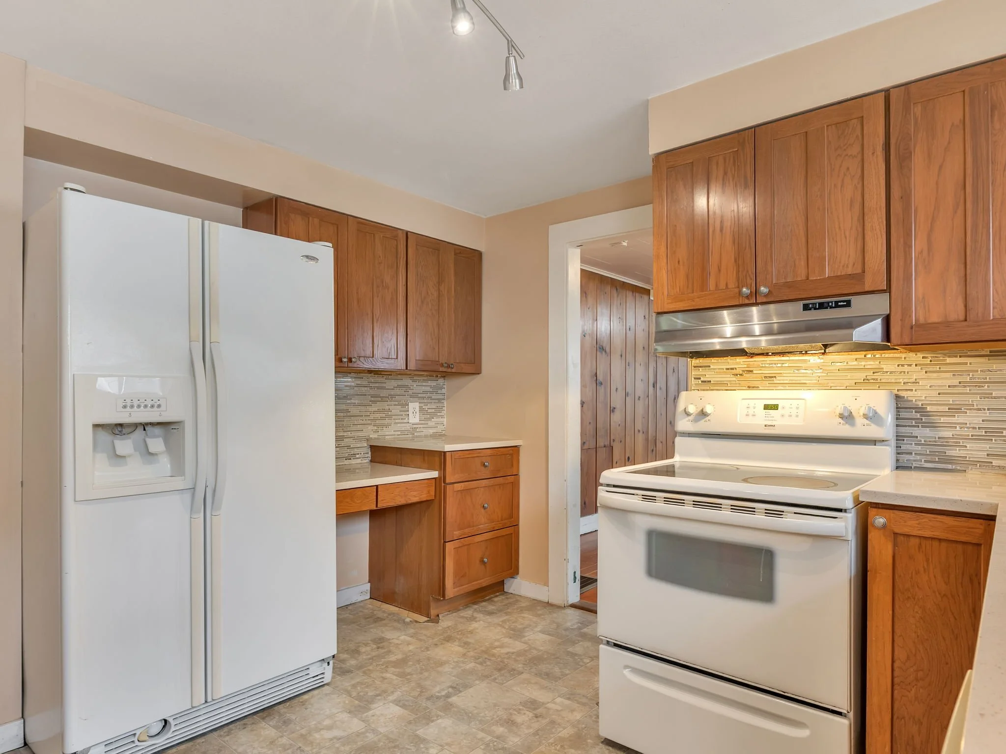 29-web-or-mls-809 Glasgow Ave-29.jpg