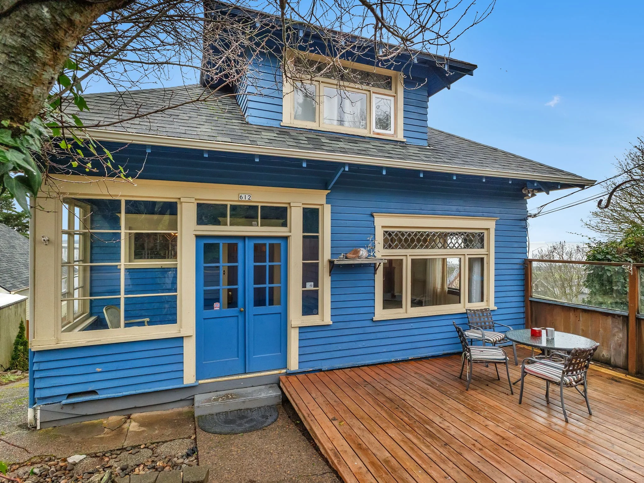 12-web-or-mls-612 Florence Ave #2-11.jpg