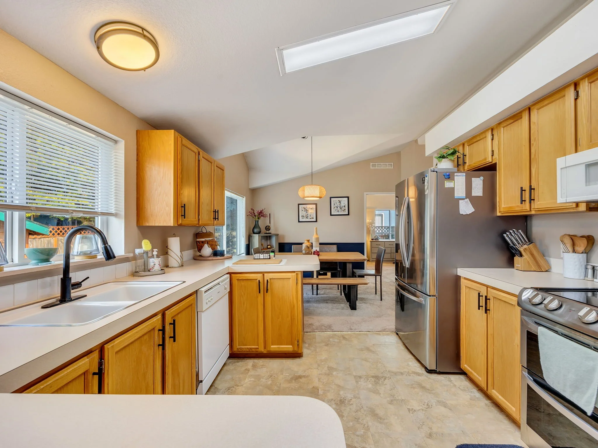 27-web-or-mls-1100 NW Warrenton Dr #356, Warrenton-27.jpg