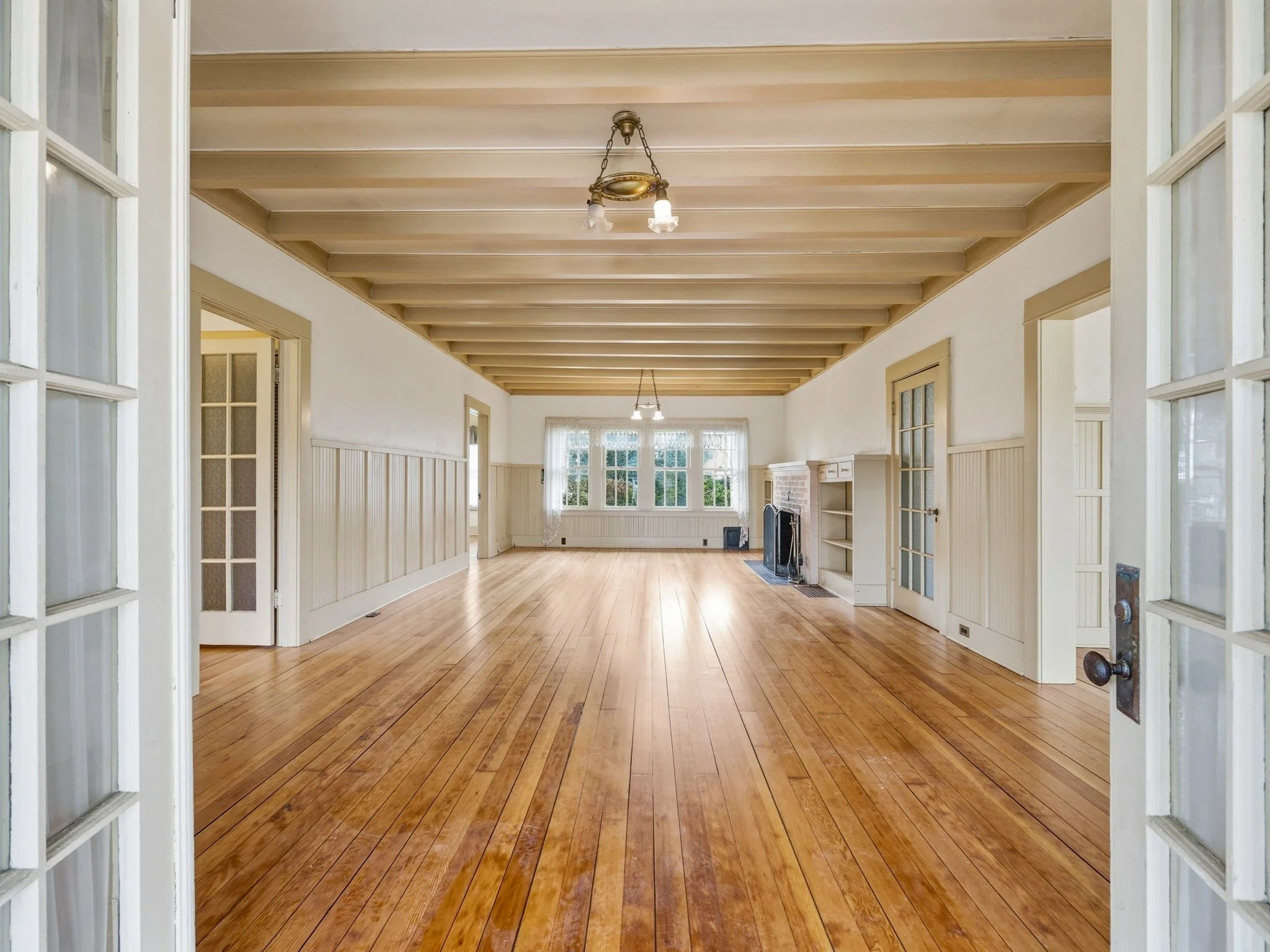 1-web-or-mls-860 Beach St-33.jpg