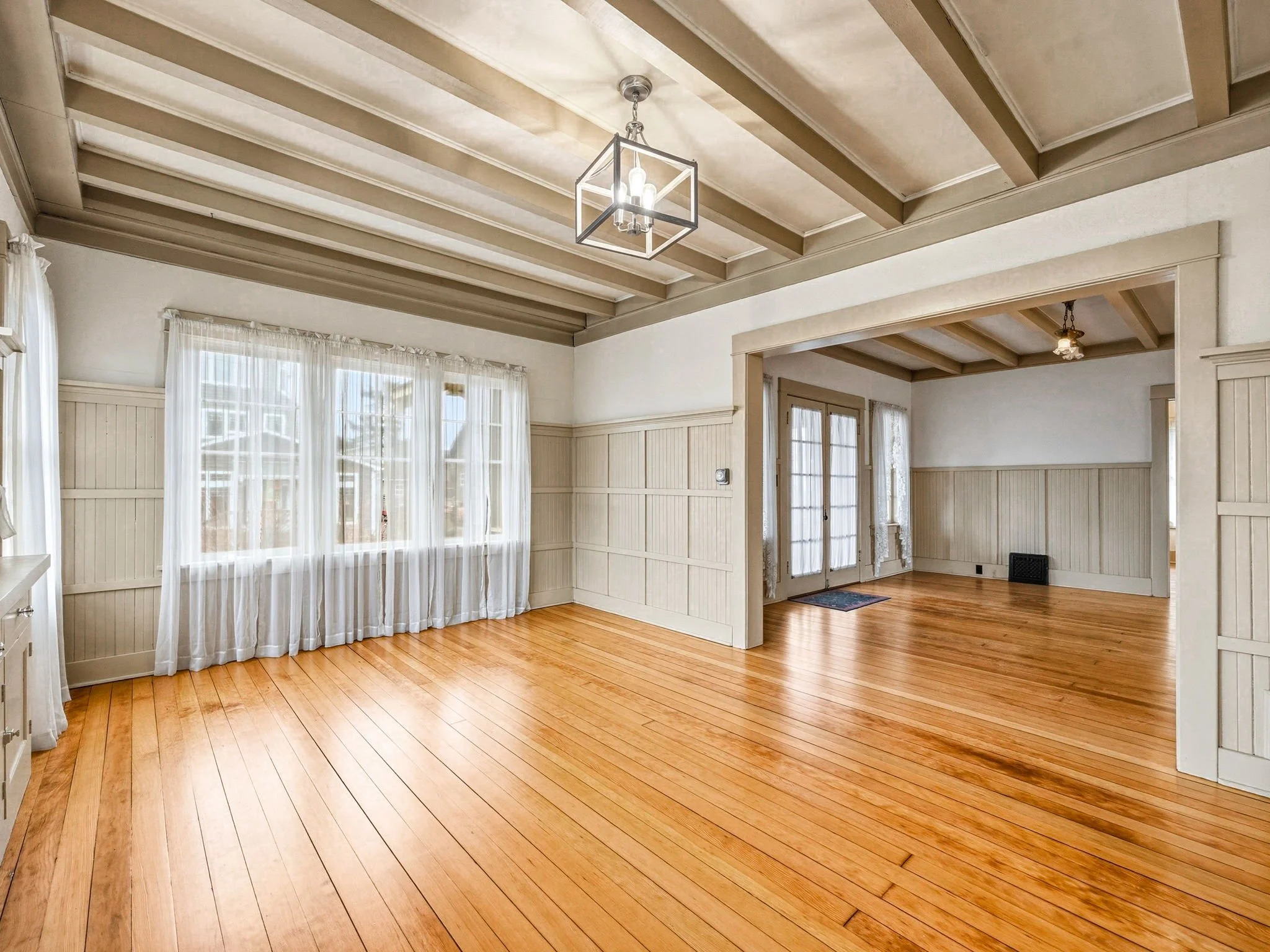 22-web-or-mls-860 Beach St-54.jpg