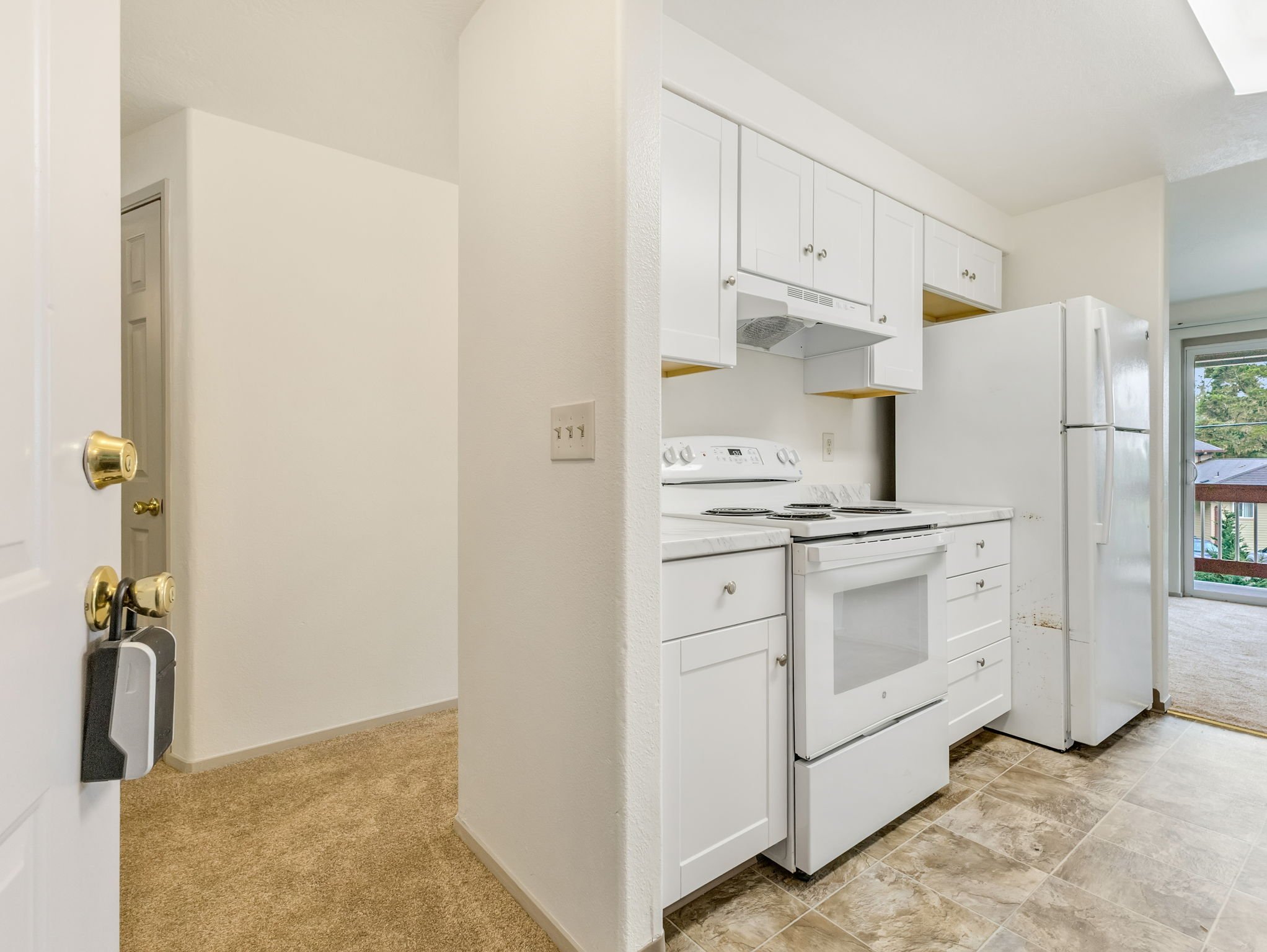 4-web-or-mls-355 S Wahanna #16-04.jpg