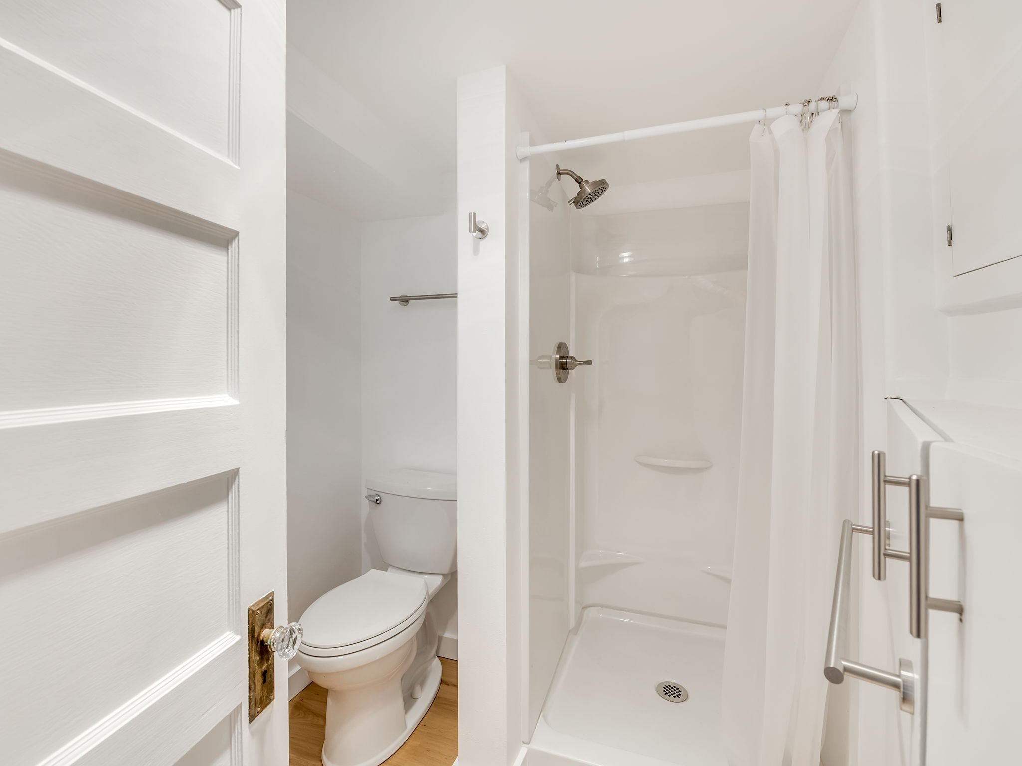 76-web-or-mls-66-70 Bond St-68.jpg