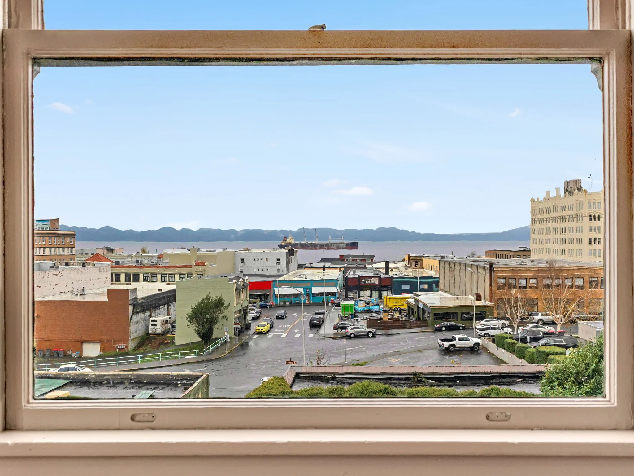 12-web-or-mls-1320 Franklin Ave-23.jpg
