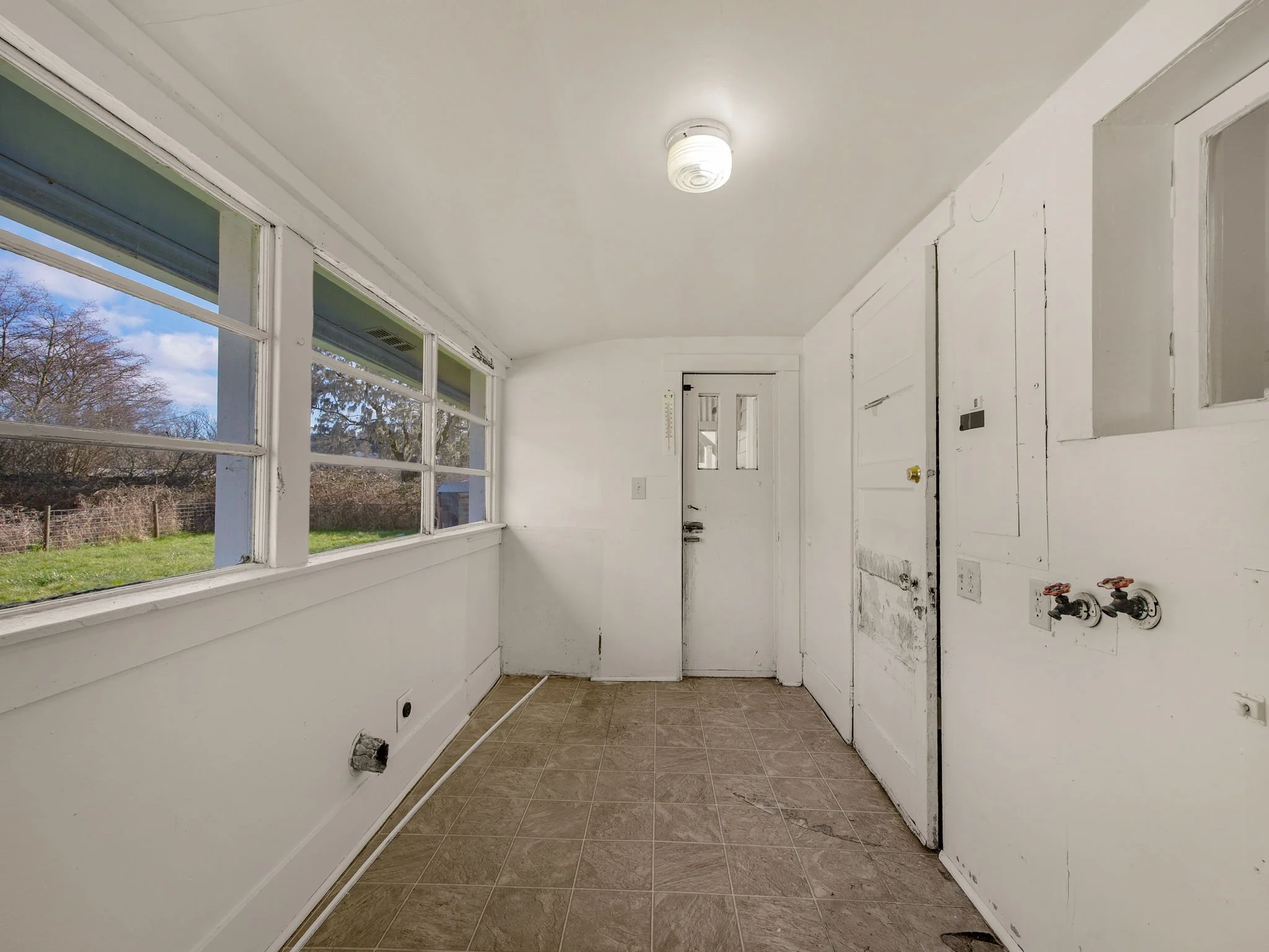 26-web-or-mls-92303 Willow Rd-26.jpg