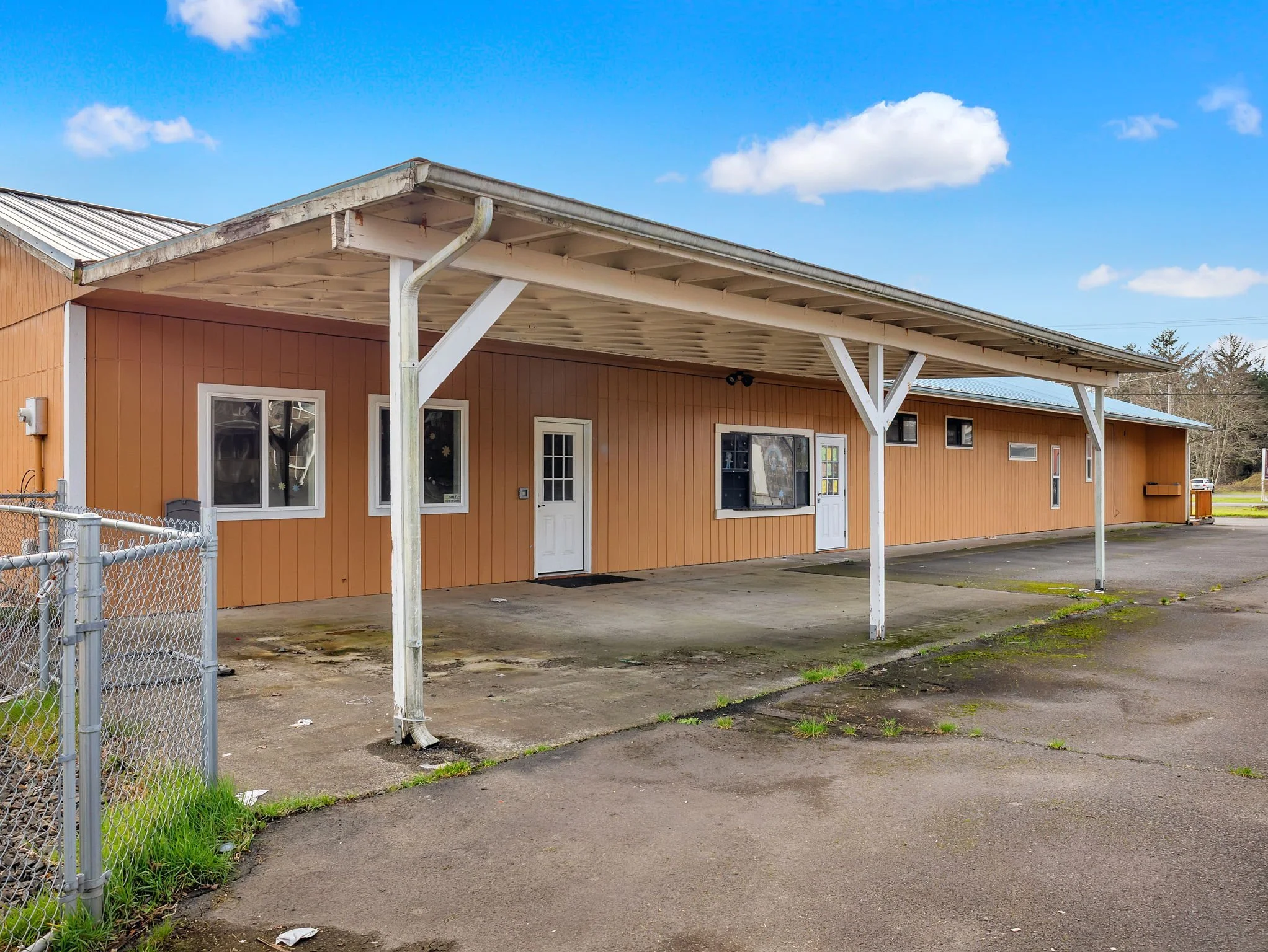 5-web-or-mls-4253 Hwy 101-05.jpg