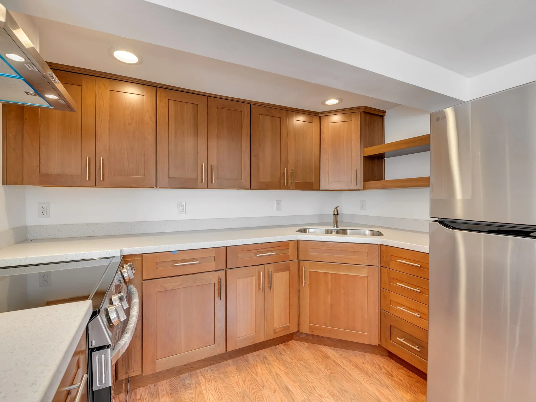 74-web-or-mls-66-70 Bond St-66.jpg