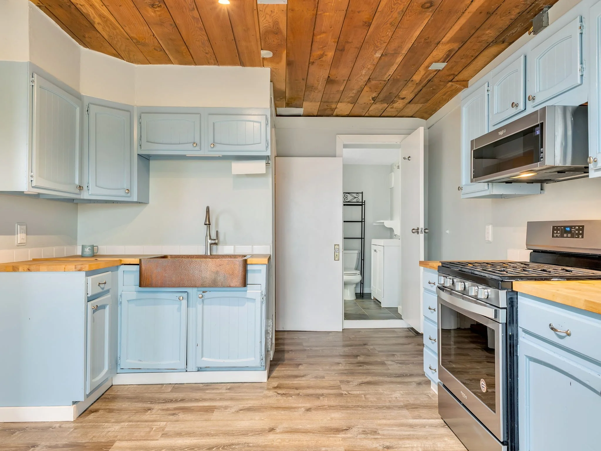 14-web-or-mls-3088 Harrison Ave-15.jpg