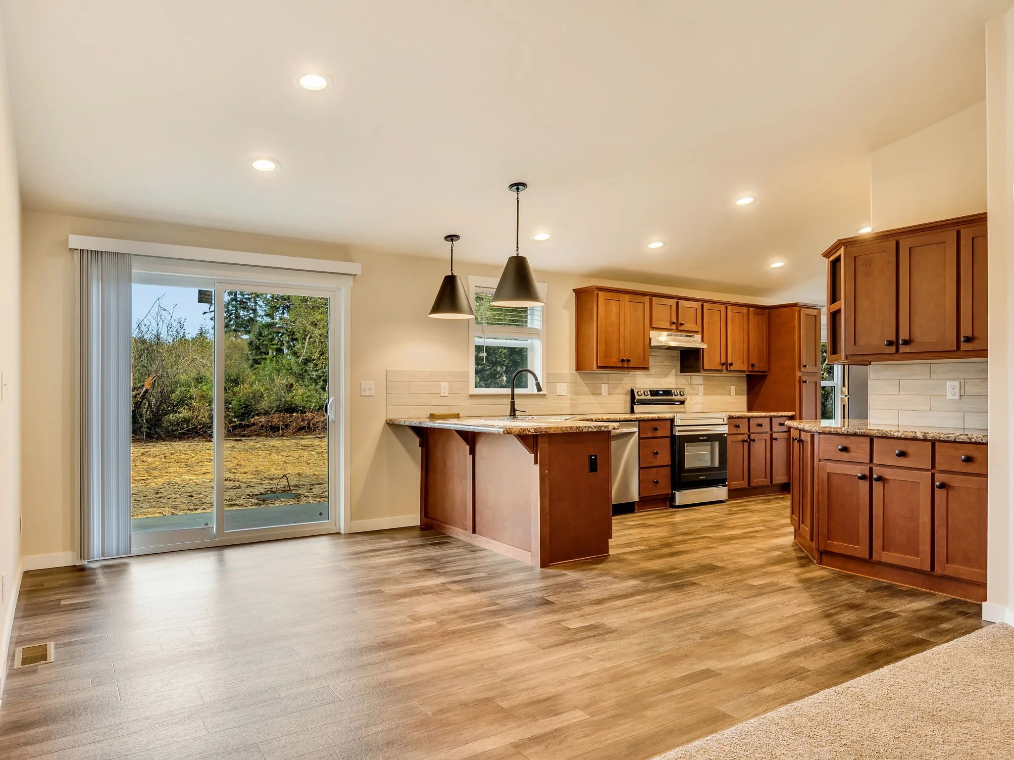 15-web-or-mls-92166 Conroy Rd-13.jpg