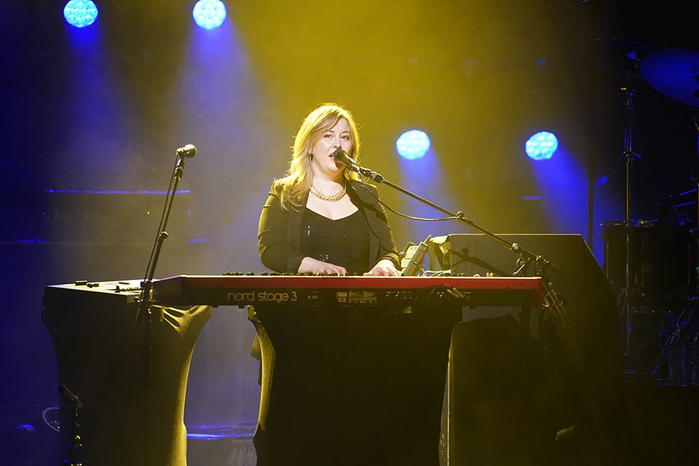 Black Jacket Symphony playing Fleetwood Mac