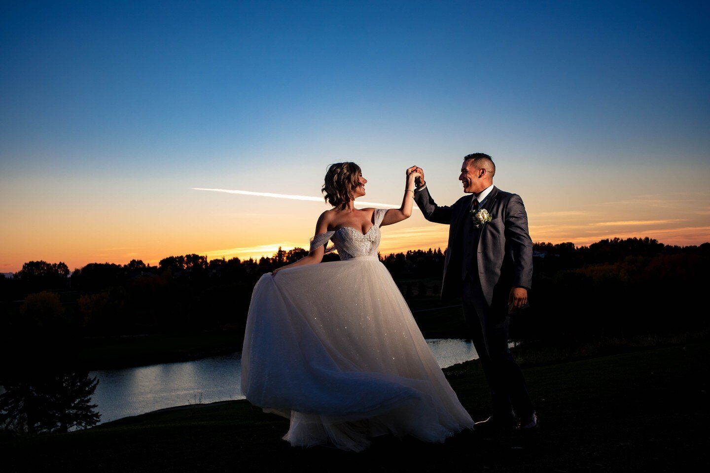 Congratulations Laurel and Danny! Thanks so much for including us on your big day, we had a blast! @bearspawyyc 
.
.
.
.
#bearspawyyc #yycphotographer #yycwedding #calgarywedding #calgaryweddingphotographer #fallwedding #fallinginlove