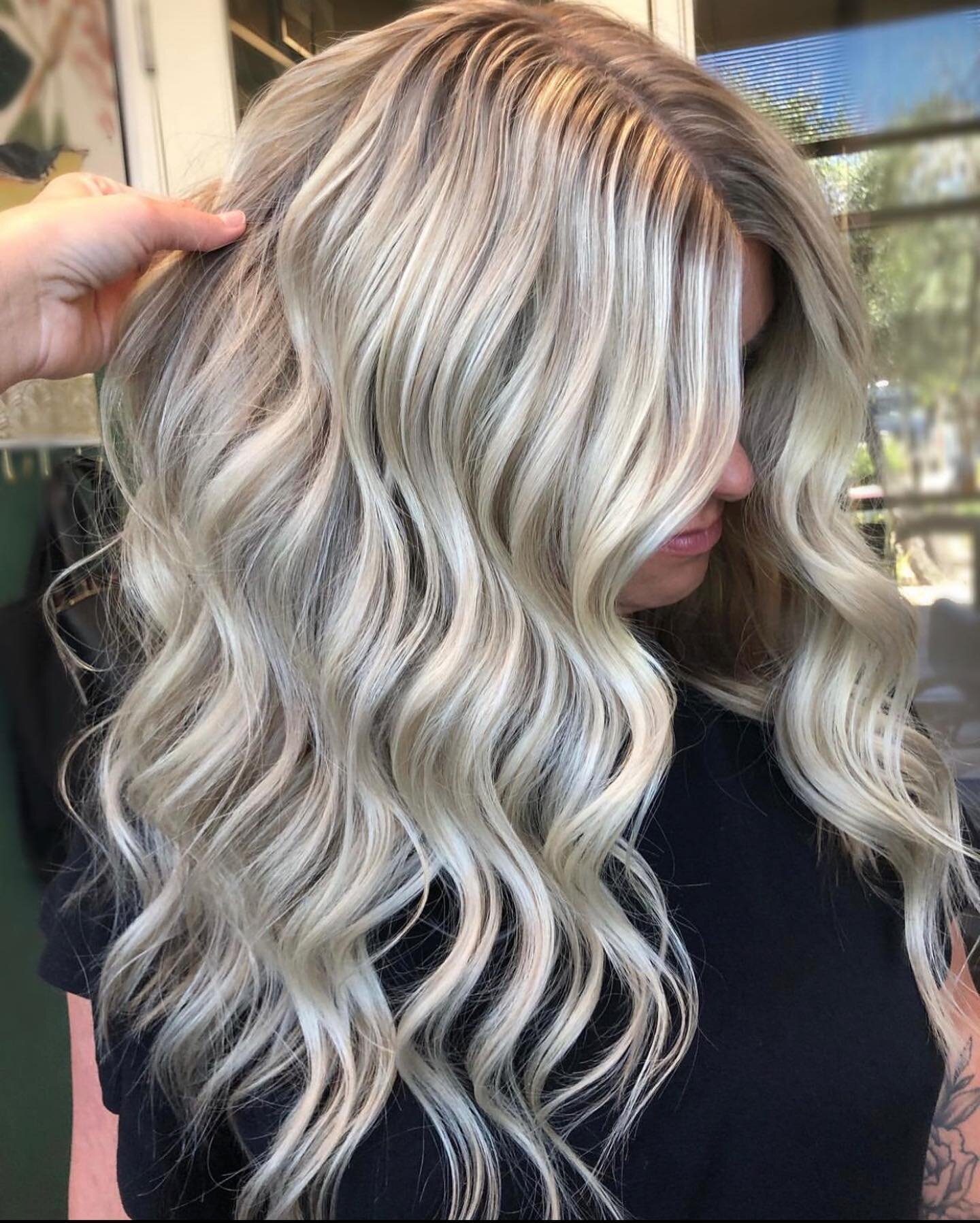 ✨platinum perfection✨
By @natalies_hair_design 

Studio 55 Salons is a premier provider of private salon suites in Sacramento, Roseville and Folsom. 

#studio55salons