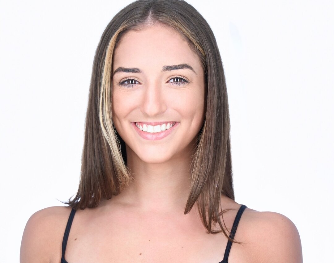 Help us wish a very happy birthday to company member and teaching artist, Lauren Lamontagne 🥳 We hope you have a wonderful day and year ahead! Thank you for all you do each week for your students and the organization.