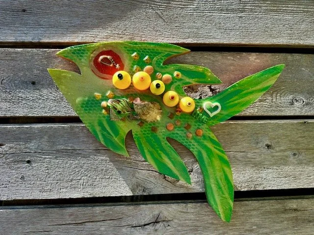Glow Love tail Fish 
20." x11.5"   $100.