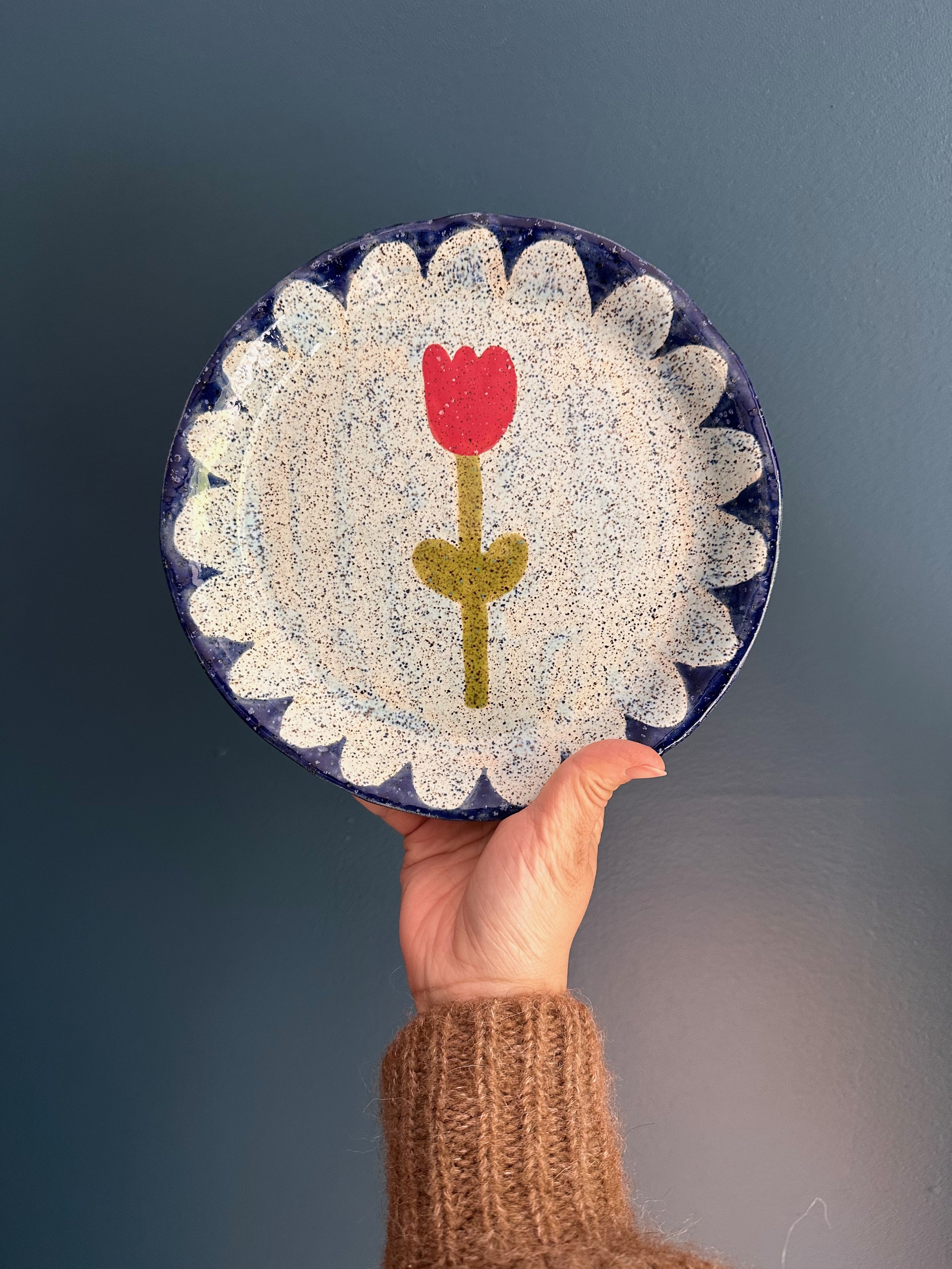 red  tulip plate