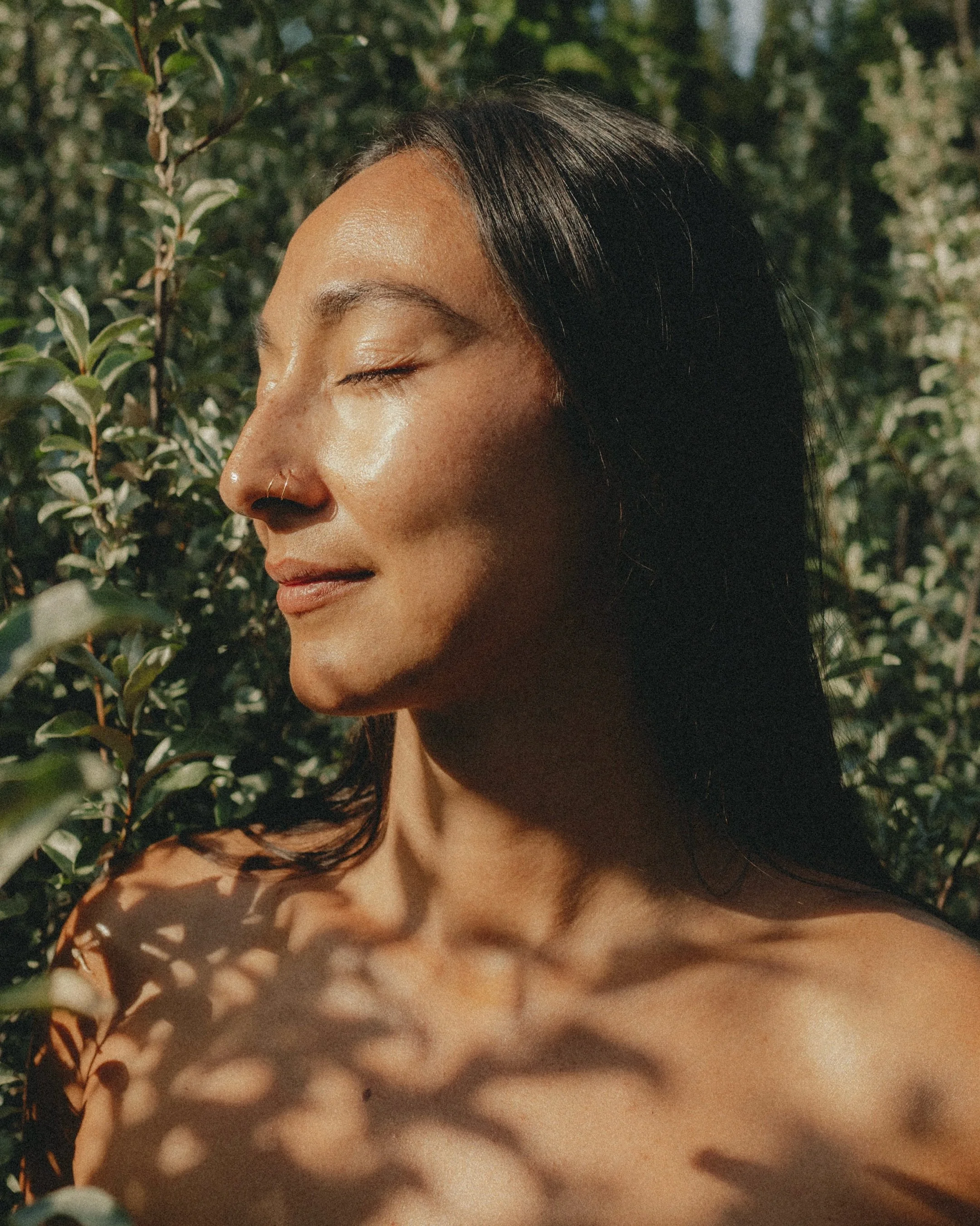 Always seeking out the sun with @alexxandrazuniga.

Taken on the Ricoh GR IV, once again. @ricoh_gr_canada