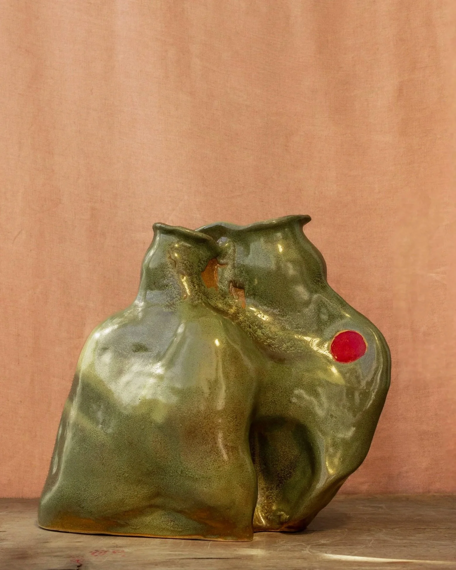 mutual friends and the dot that connects us ~ 2
stoneware, 40 x 27 x 26 cm, 2025