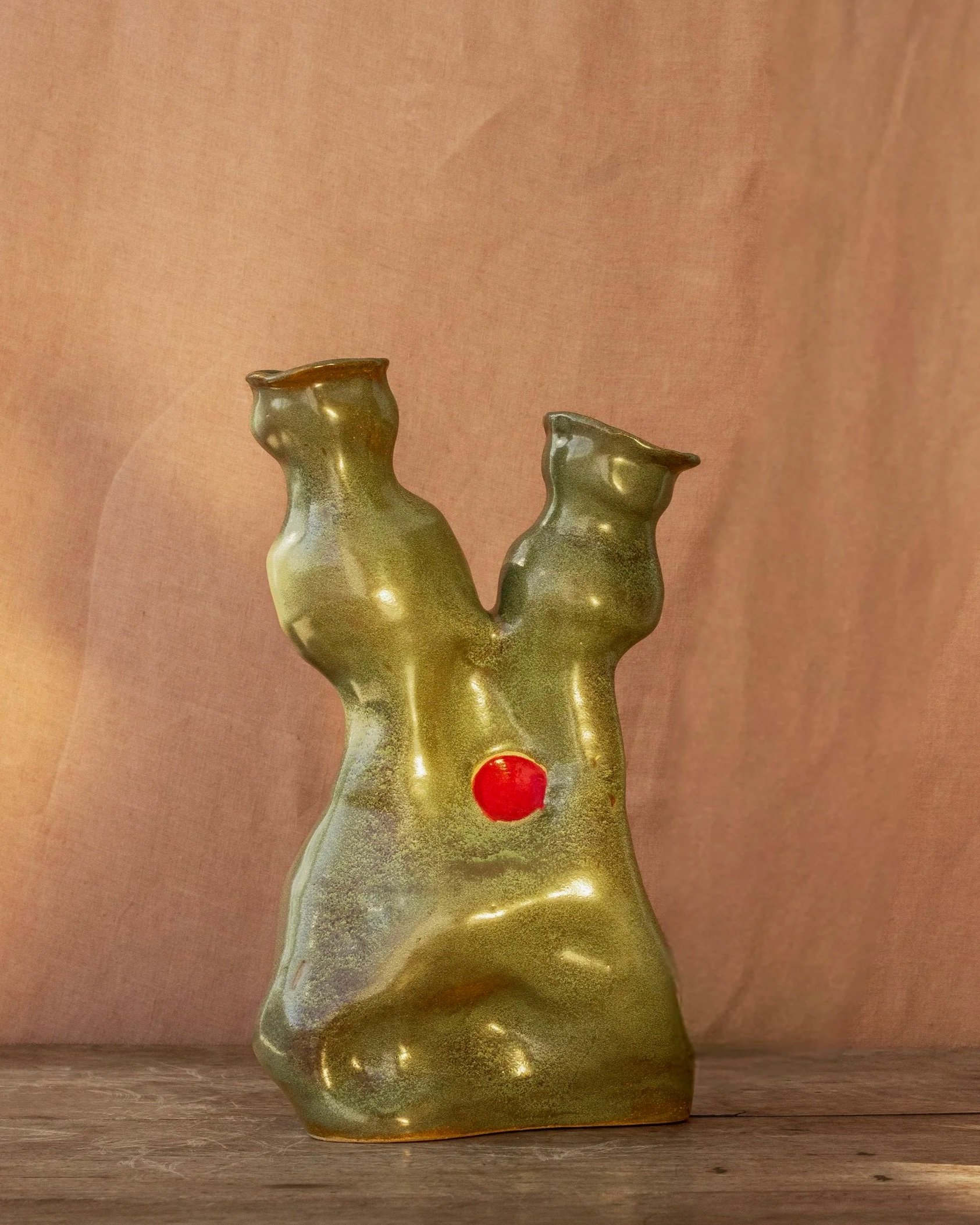 mutual friends and the dot that connects us ~ 4
stoneware, 30 x 17 x 14 cm, 2025