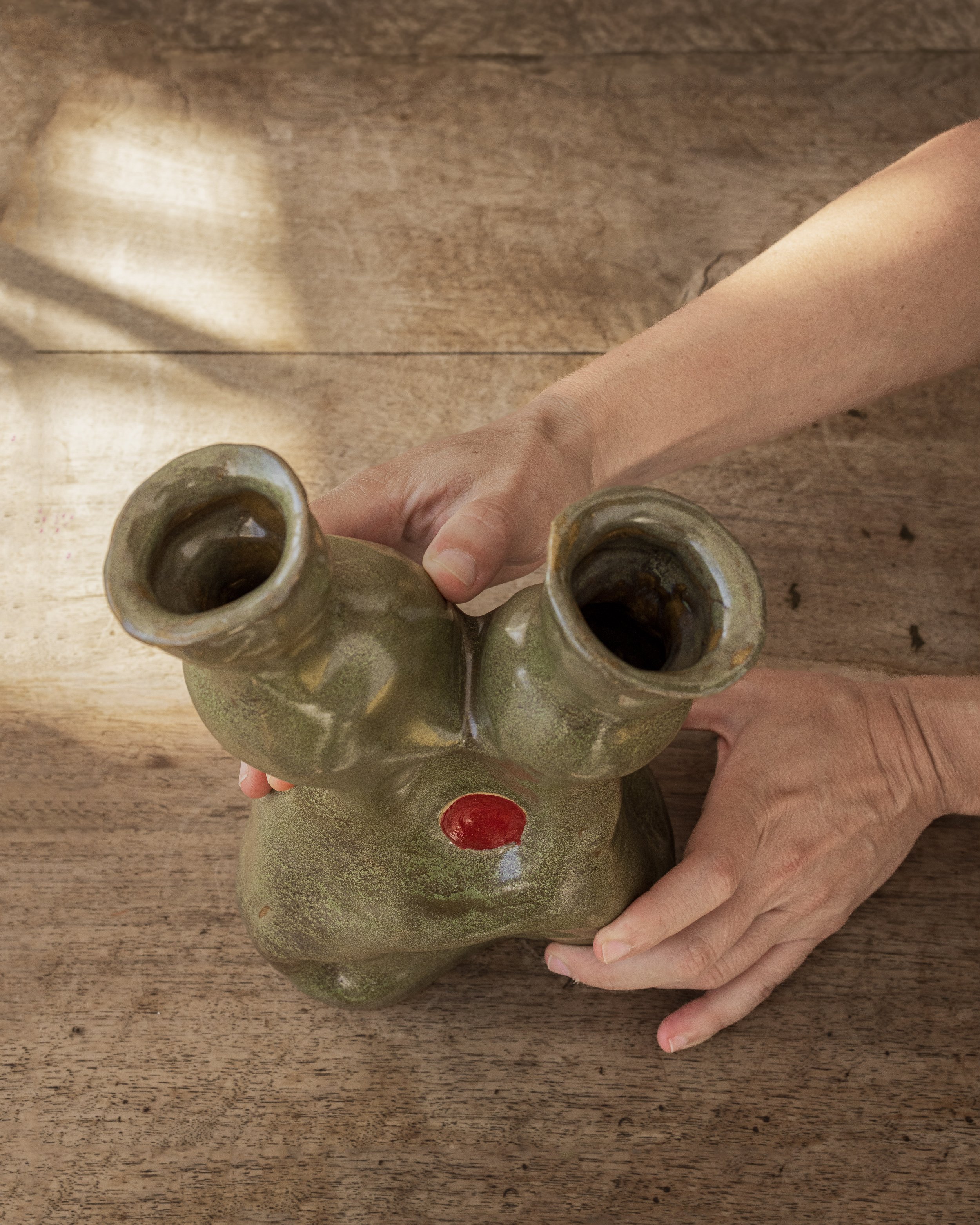 mutual friends and the dot that connects us ~ 4
stoneware, 30 x 17 x 14 cm, 2025