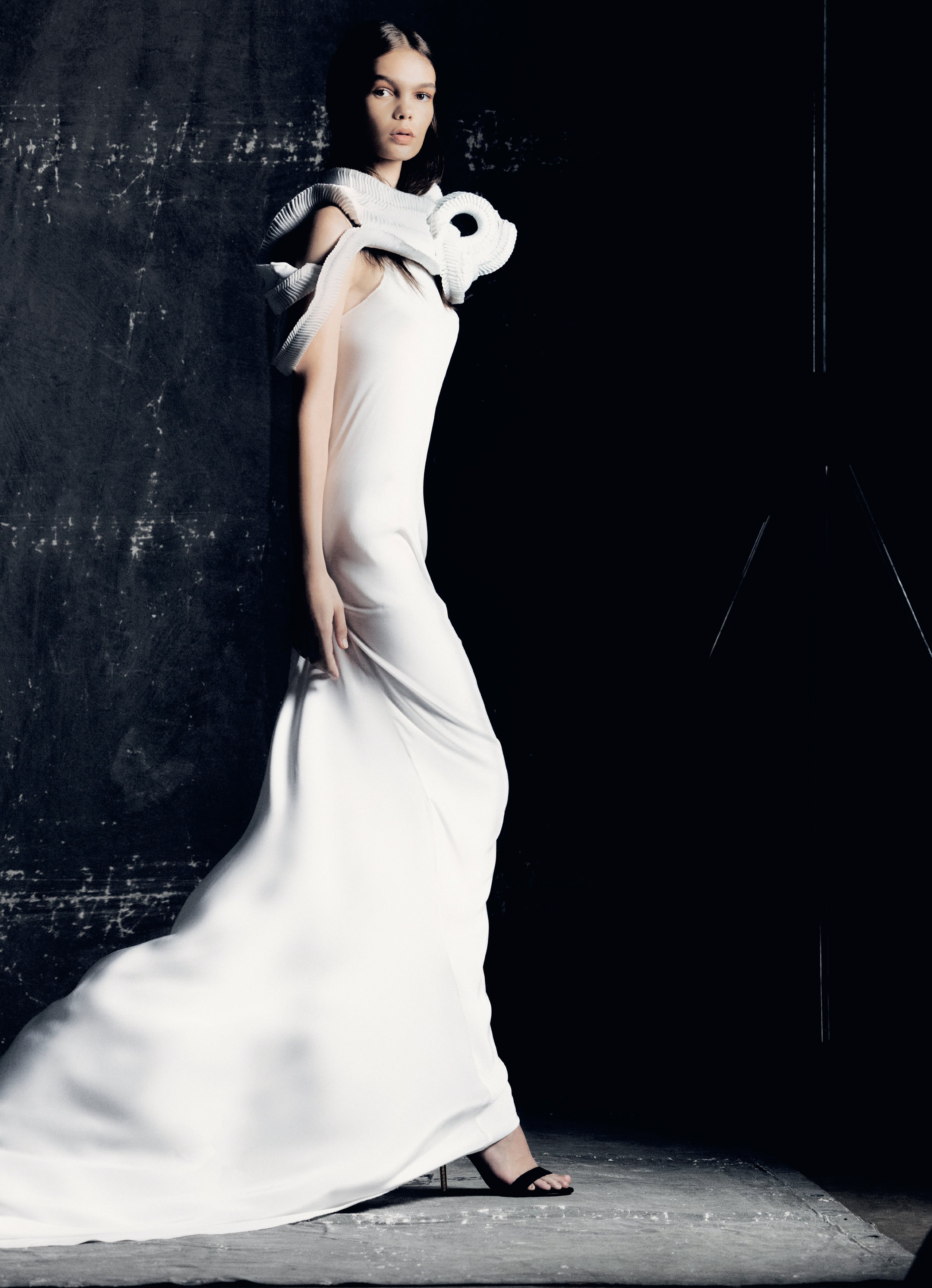 web_Pages-from-WF142257---Harpers-Bazaar-Magazine-issue-8-June-July-7.jpg