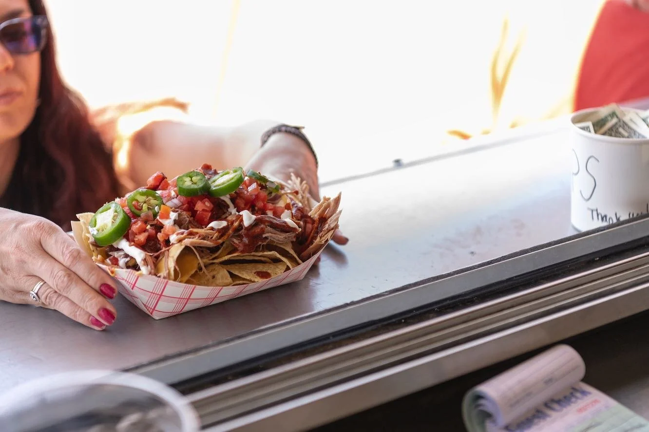 Junior Betts BBQ food truck located in Yarmouth Port, MA 

#photooftheday #photography #foodie #bbqlovers #foodtruck #smallbiz #capecod #summeriscoming #nachosconqueso #pulledporksandwich #brisketsandwich #jalape&ntilde;o