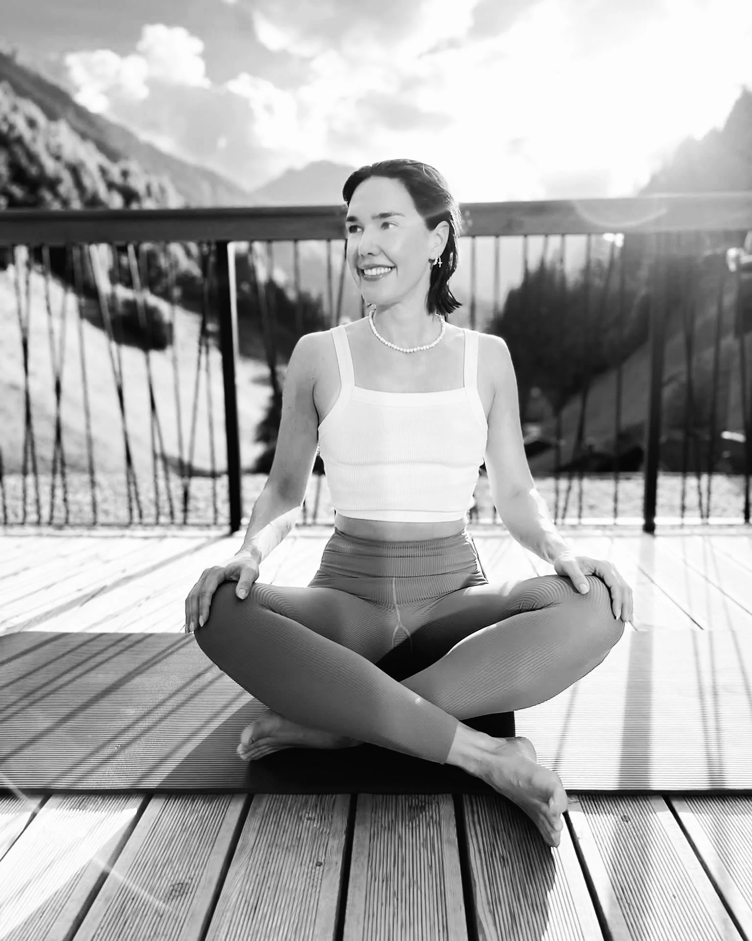 Verena, founder of Healju Hub, guiding a holistic yoga and sound healing session online and in-person across Europe including Germany