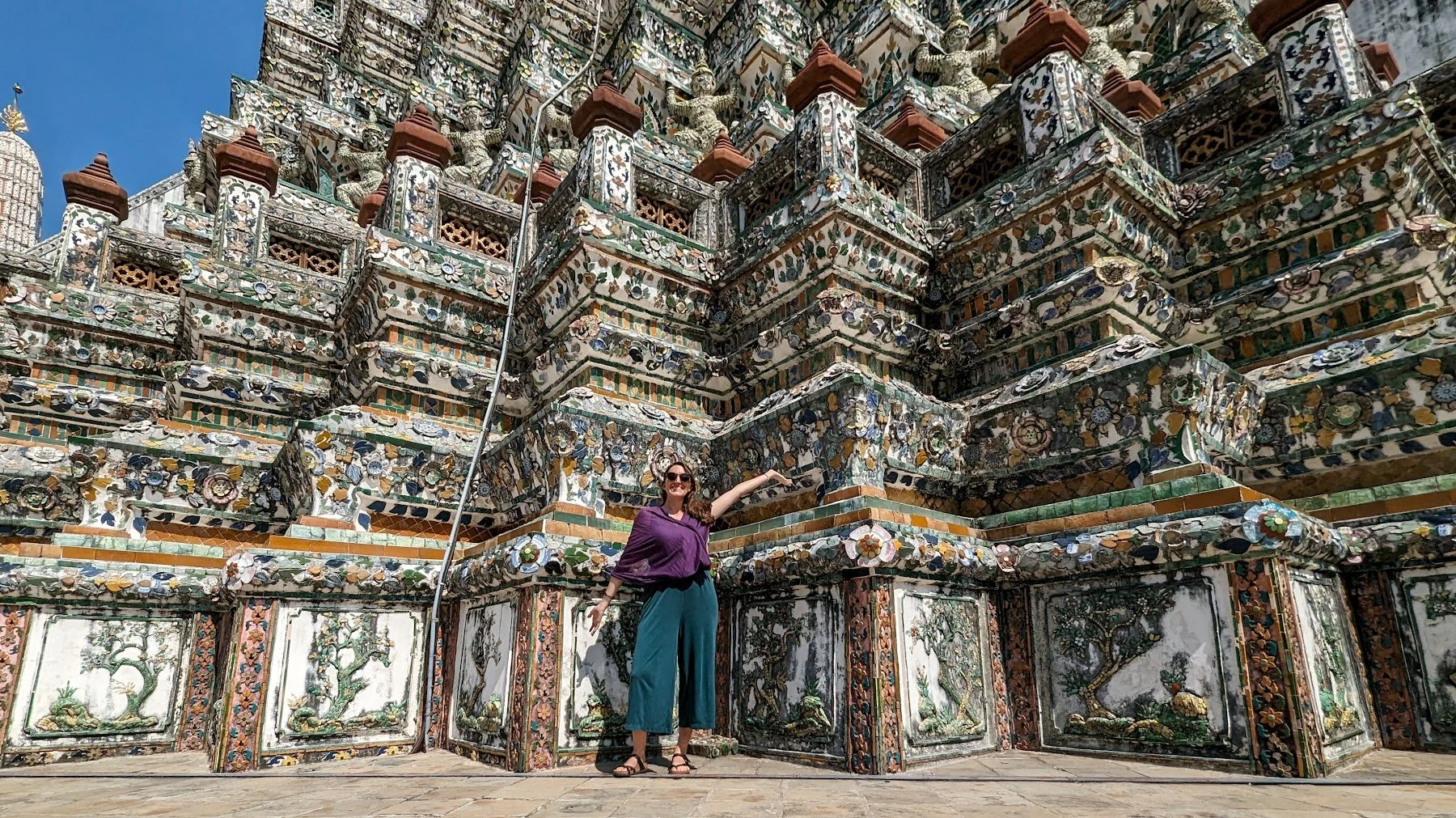 wat_arun_bangkok_tour_travelynne.jpg
