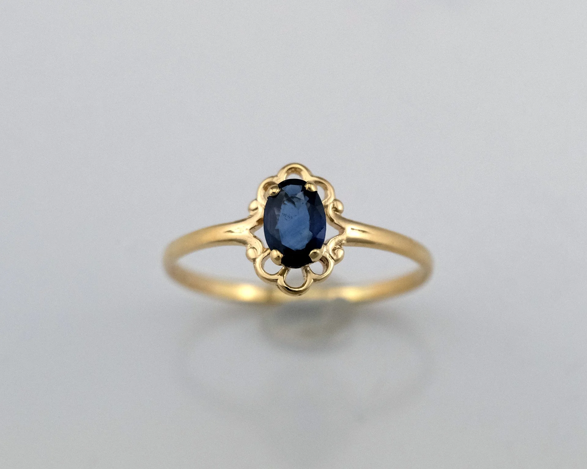 10K_Estate_Ring_Sapphire.jpg