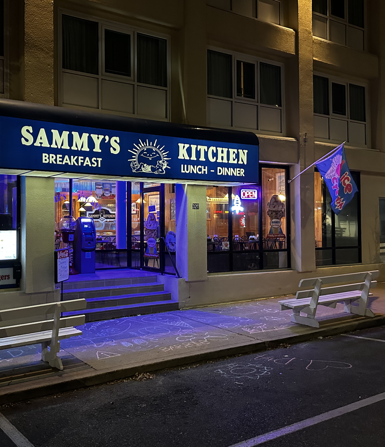  Sammy’s Kitchen all lit up at night. Open until 11pm, one of the latest Ice Cream stores in Rehoboth Beach.  