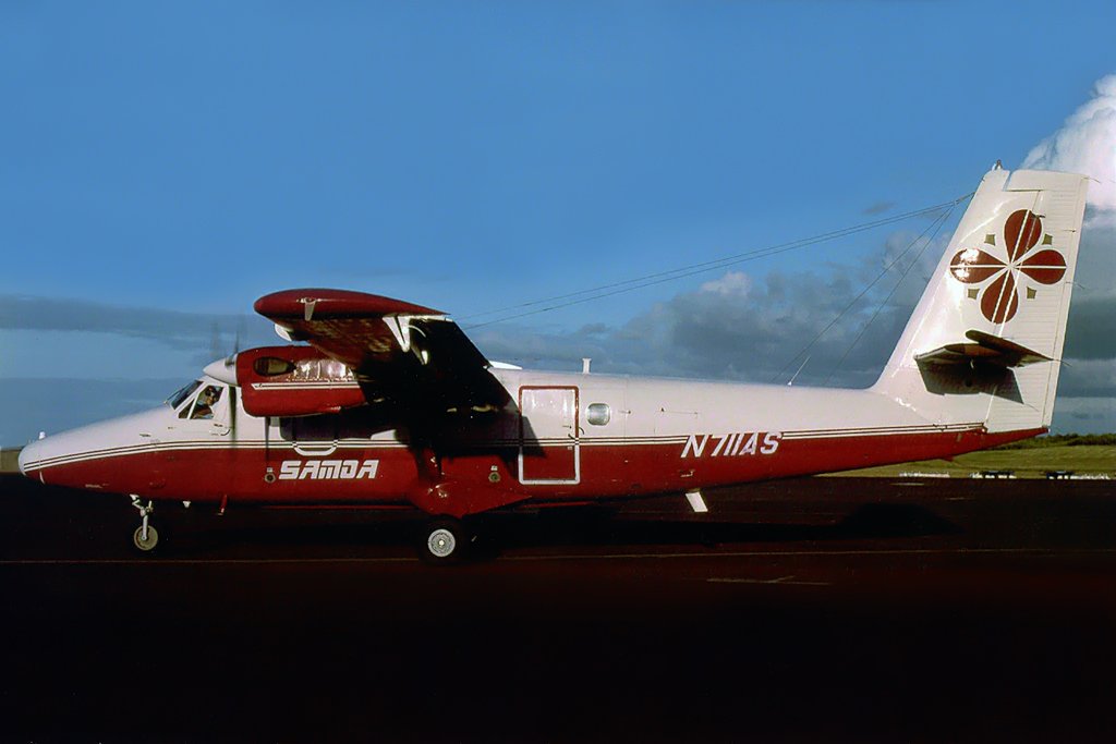 N711AS  DHC-6-200  Samoa Aviation
Pago Pago  Deb-1998  Peter Miche Photo ©
