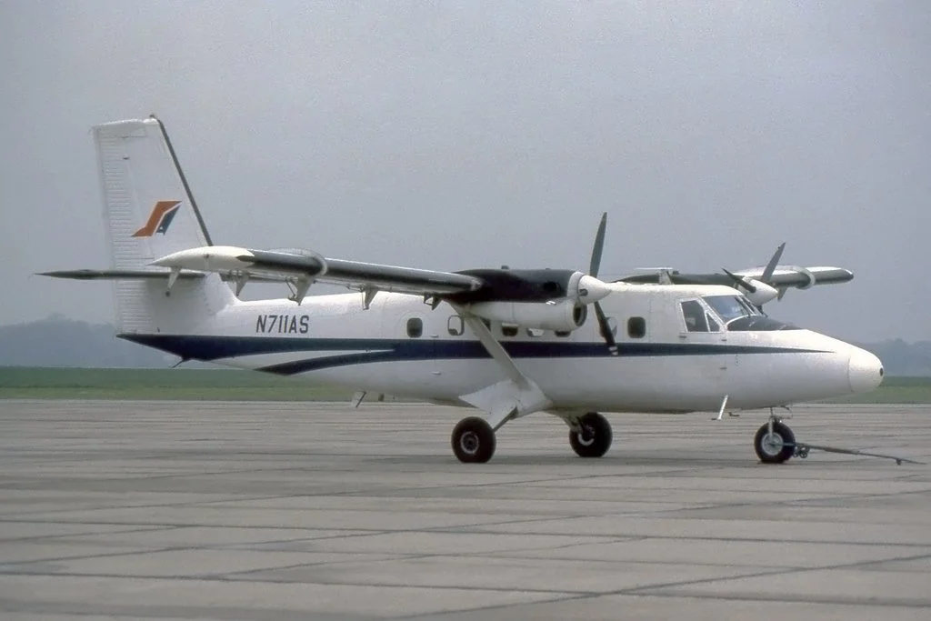 N711AS  DHC-6-200  Suburban Airlines
Reading, PA  Date Unknown  Larry Green Photo ©
