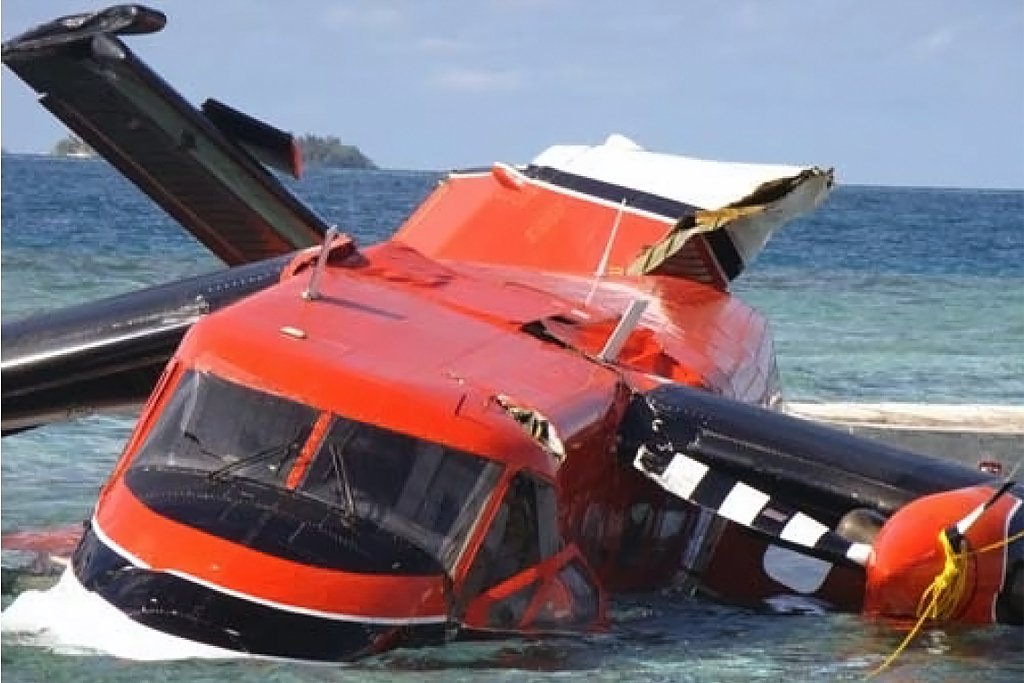 8Q-MAG DHC-6-200 Maldivian Air Taxi
Kuredu  Jun-2009  Maldivian CAA Photo ©