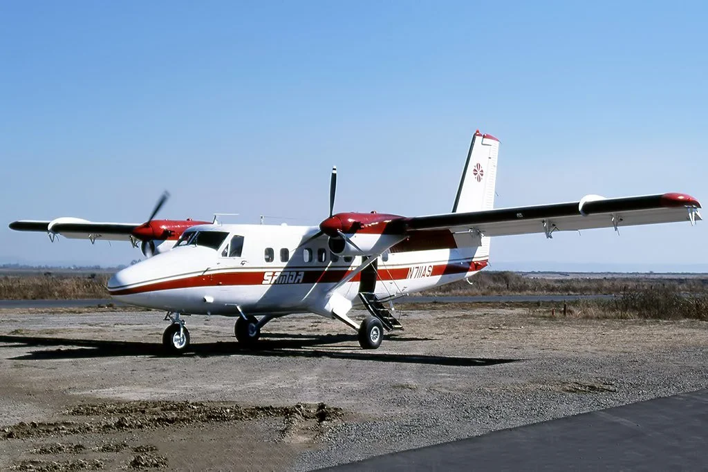 N711AS   DHC-6-200   Samoa Aviation
Location Unknown  Oct-1988  Tim White Photo © Jay Sherlock Collection