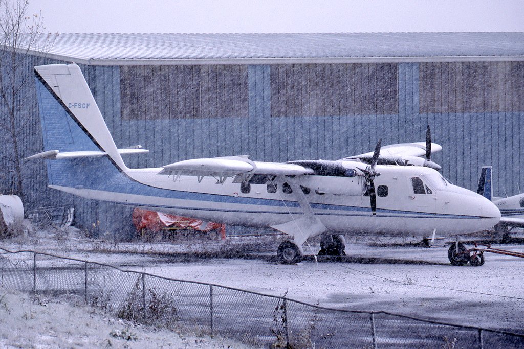 C-FSCF   DHC-6-100   La Ronge Aviation Services
Kenora, ON   20-Oct-1997   N.M. Parnell Photo ©
