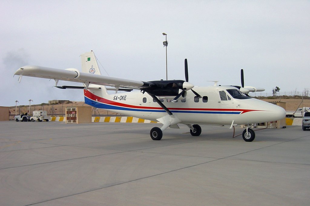 5A-DKE   DHC-6-300   Sirte Oil Co.
Brega   2003   Erich Kunz Photo ©