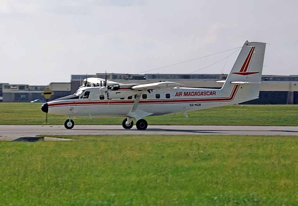 5R-MGB   DHC-6-300   Air Madagascar
Downsview, ON   Jul-1971   Sheldon D. Benner Photo ©