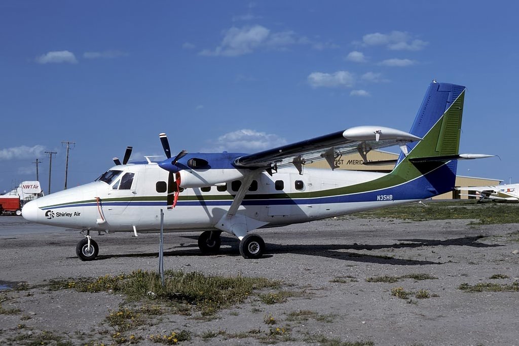 N35HB   DHC-6-300   Shirley Air Services
Calgary-Int'l, AB   Jun-1981   Gary Vincent Photo ©