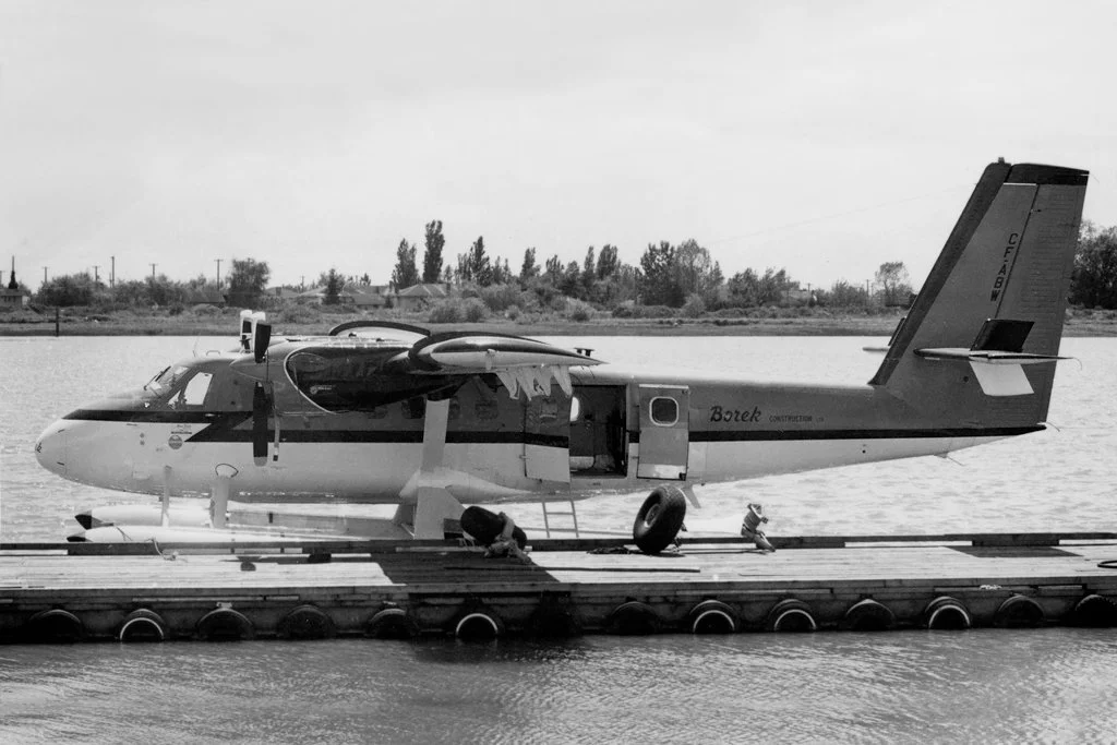 CF-ABW   DHC-6-300   Borek Construction Ltd.
Vancouver-Int'l, BC  Date/Photographer Unknown