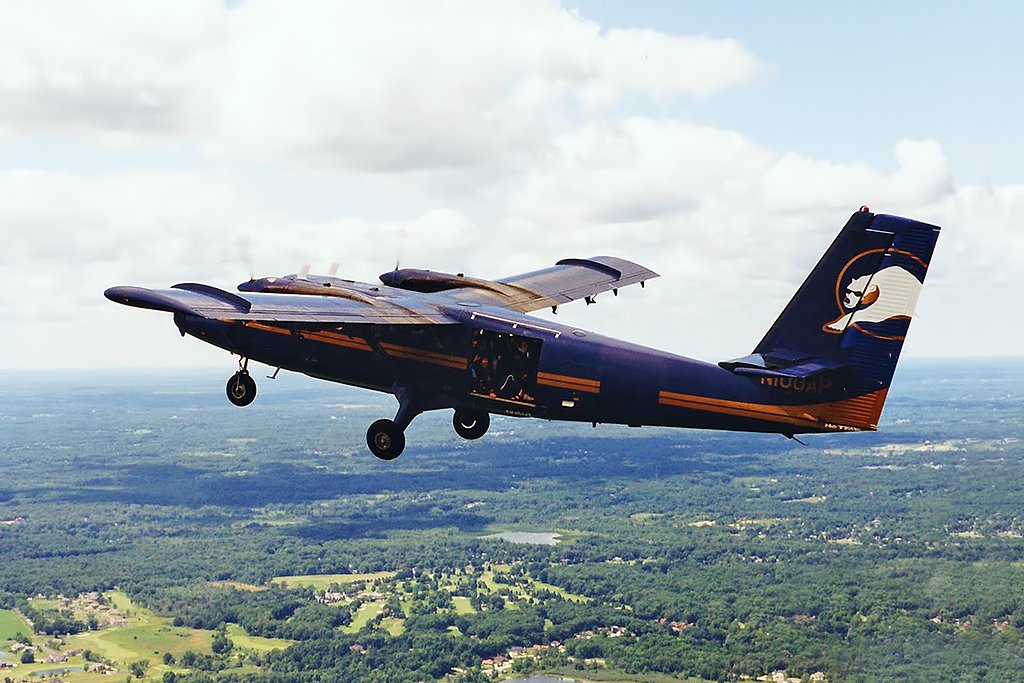 N100AP  DHC-6-100 Fayard Enterprises Inc.
Location/Date Unknown  Michael Pelzer Photo ©