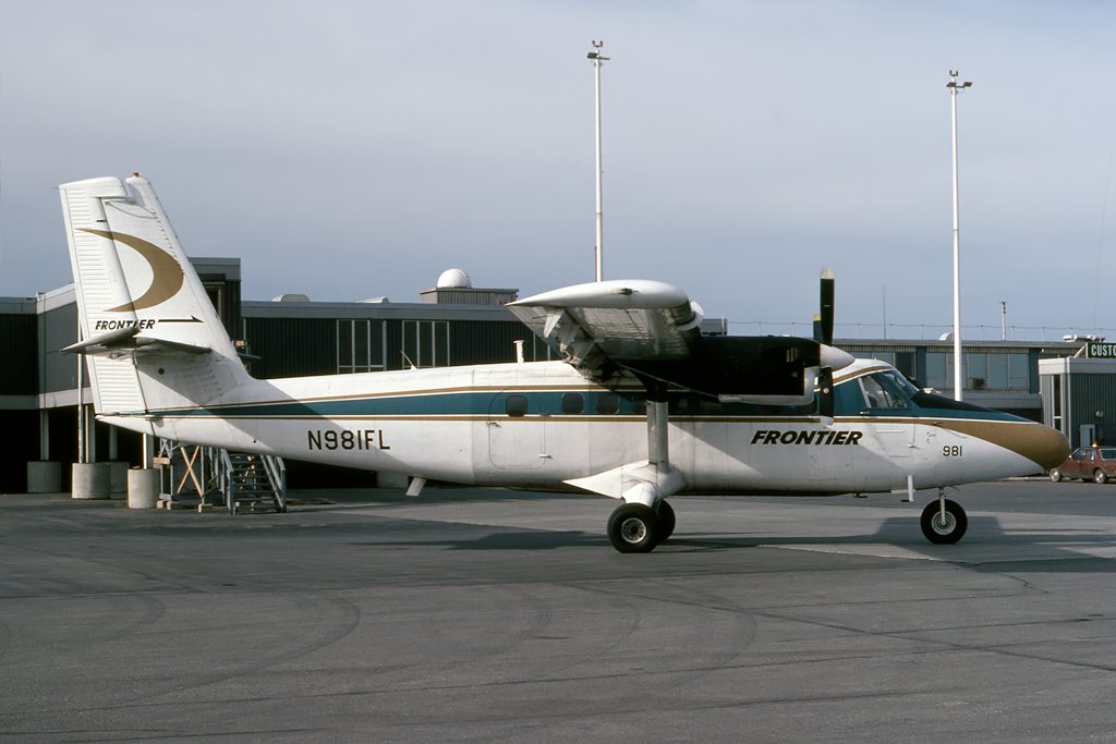 N981FL   DHC-6-300   Frontier Airlines
Calgary-Int'l, AB   Nov-1978   John Kimberley Photo ©