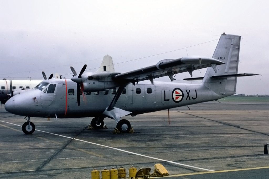 67-057  DHC-6-100 Royal Norwegian A.F.
Northolt Oct-1969  Photographer Unknown