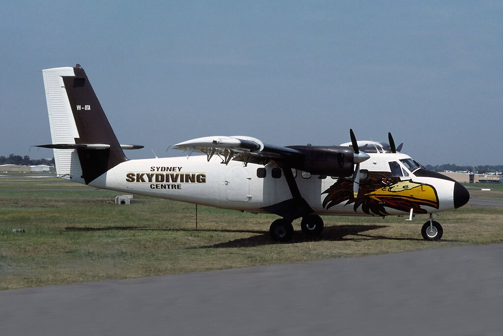 VH-OTA  DHC-6-100  Sydney Skydiving Center
Location/Date Unknown  Rob Tracz Photo ©