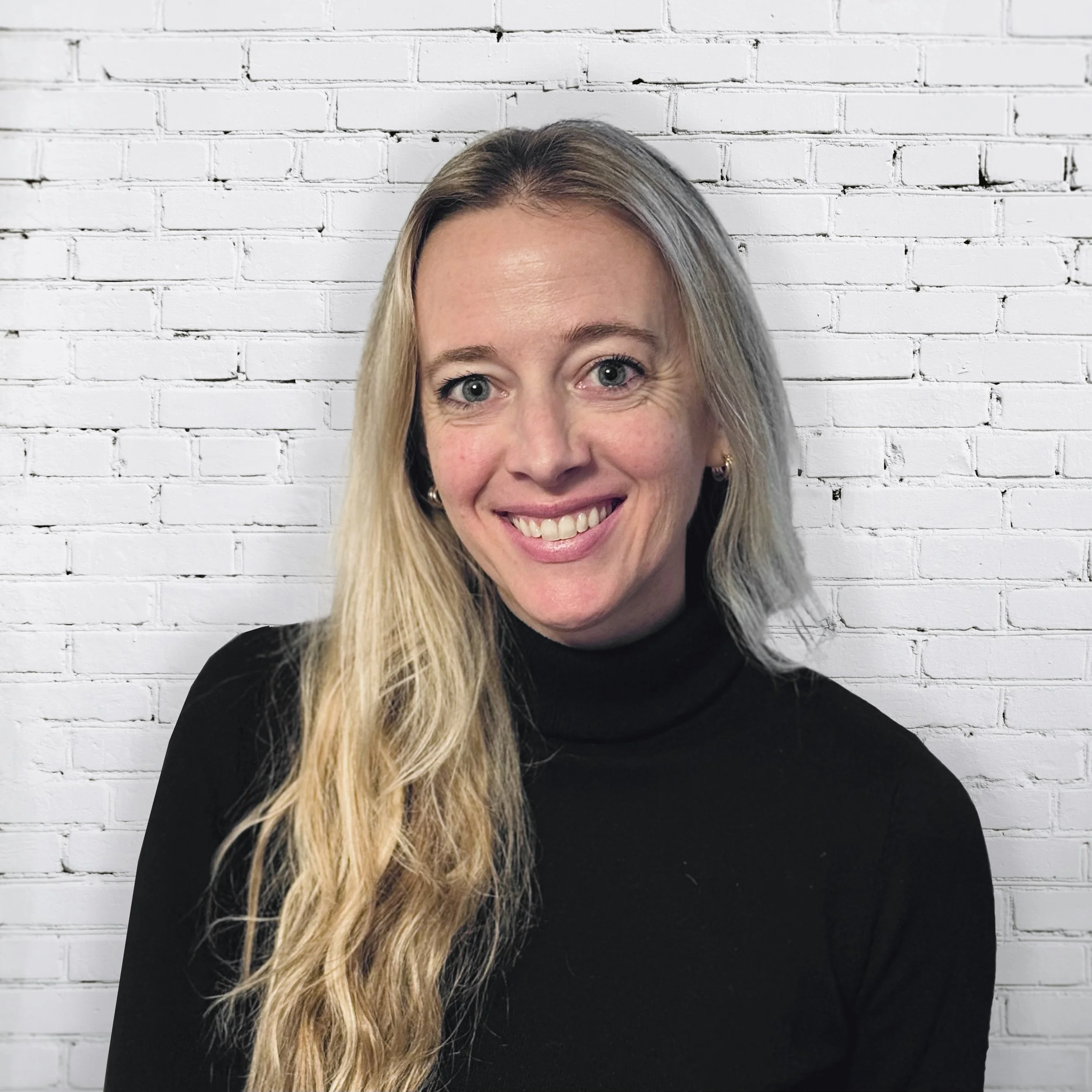 Amanda Farris, MS, LCSW, certified EMDR and somatic trauma therapist for PTSD in St. Pete, Florida