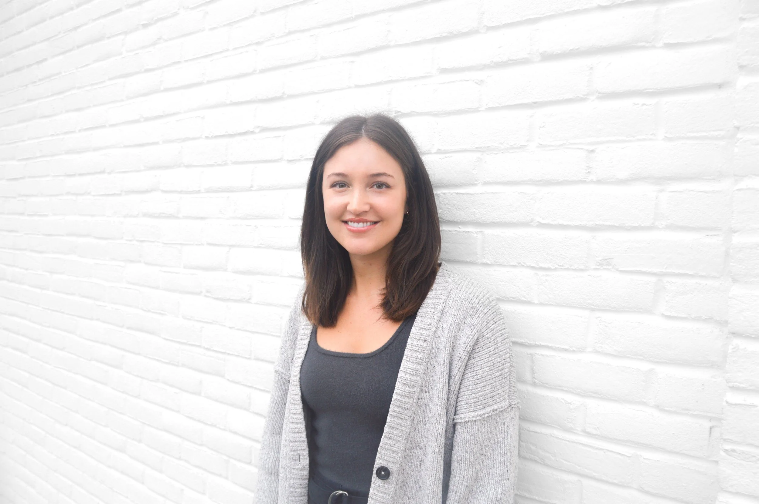 Angela Holmes-Cruz, EMDR and CBT therapist for young women with anxiety and trauma