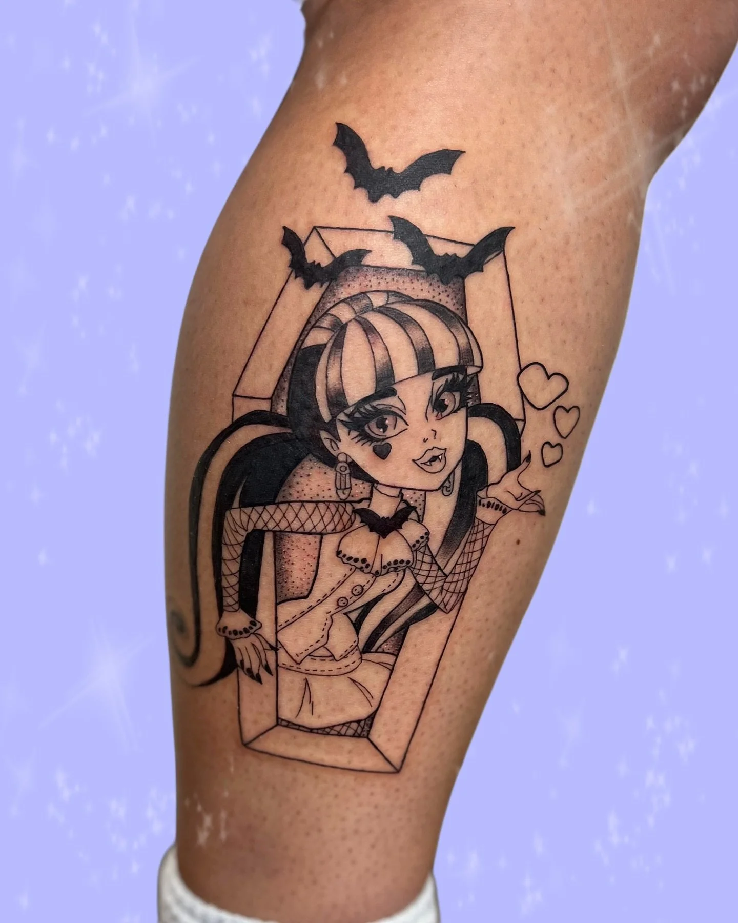 🦇⭑༉‧₊˚ 𝕯𝖗𝖆𝖈𝖚𝖑𝖆𝖚𝖗𝖆 ⭑༉‧₊˚🎃

#chicagotattooartist #draculaura #monsterhightattoo #halloweentattoo