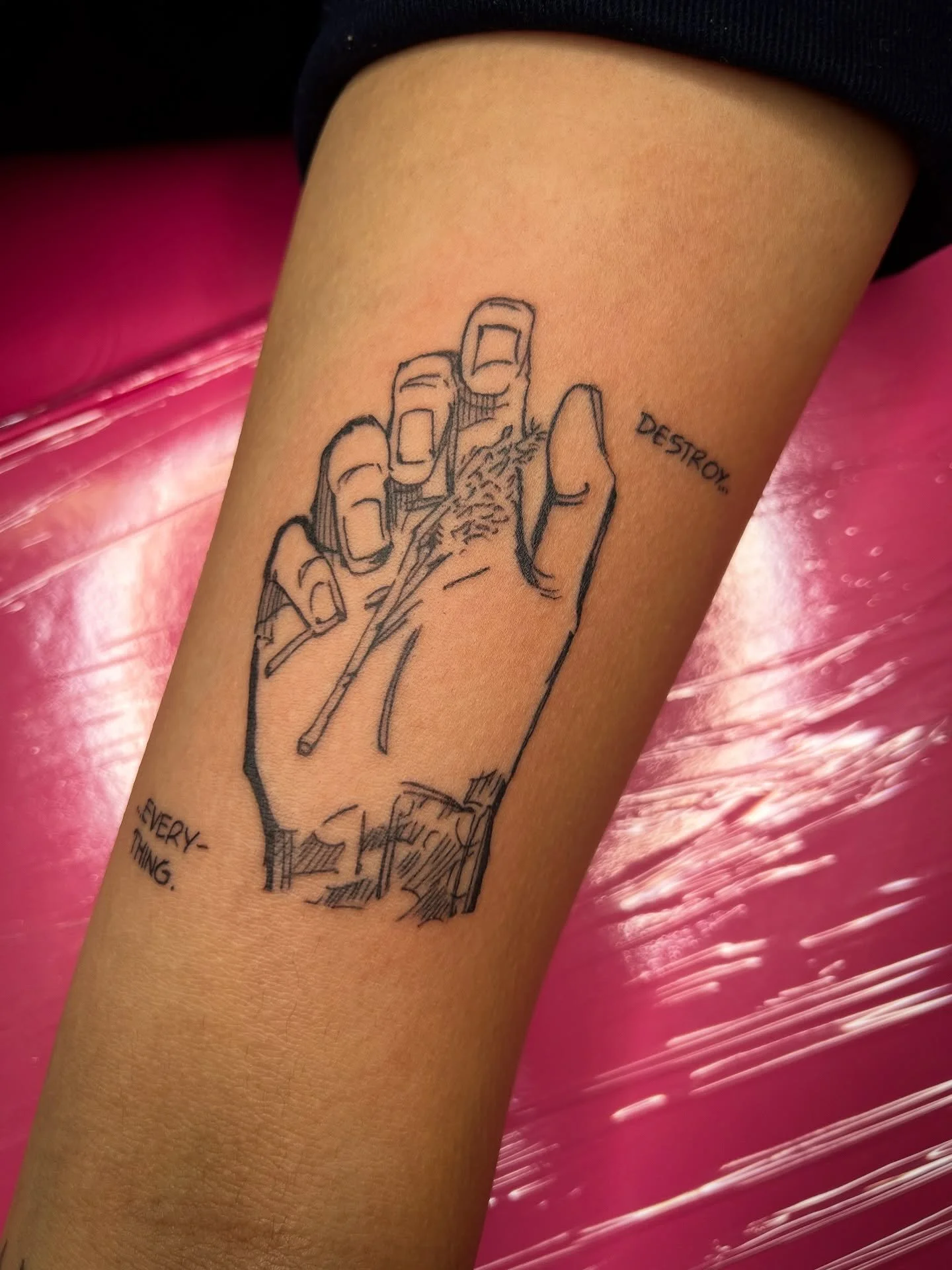 ༄˖&deg;..ೃ࿔*:･

✨ JJK panel, with a lil modification for placement

Thank you Arin 💖💖💖

#chicagoanimetattooartist #jujutsukaisentattoo #animetattoos #mangatattooartist #logansquaretattoo