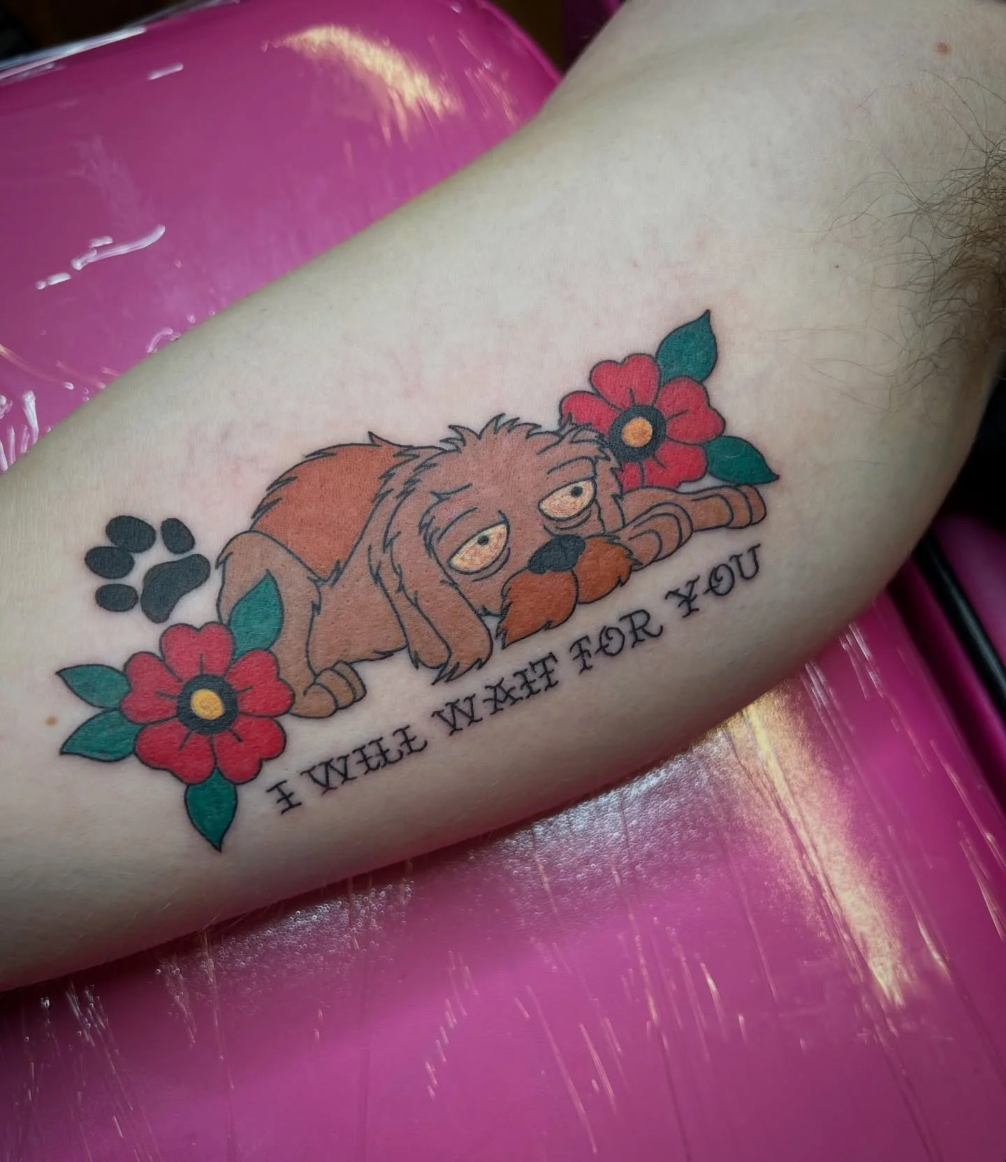 I tattooed Seymour from Futurama on Joe as a memorial piece for his dog Jesse that sadly passed away 😞

Thank you Joe for trusting me, it&rsquo;s always awesome tattooing you 🥹🐾

#chicagotattooartist #futuramatattoo #seymourfuturama #pettattoos #m