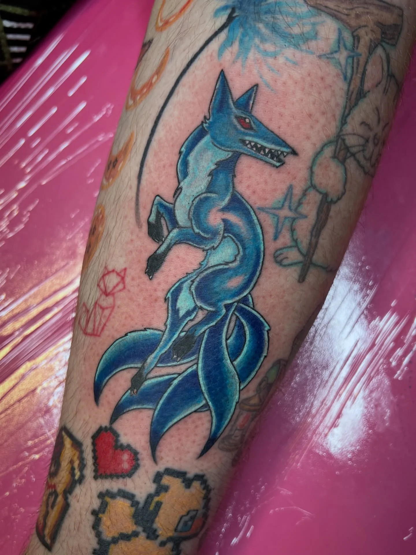 *ੈ𑁍༘⋆𓃦࣪ ִֶ⛦

✨ I gave Clayton a Kurama Fox awhile back, we recently added color :3💙

#chicagoanimetattooartist #yuyuhakushotattoo #kuramatattoo #foxtattoo